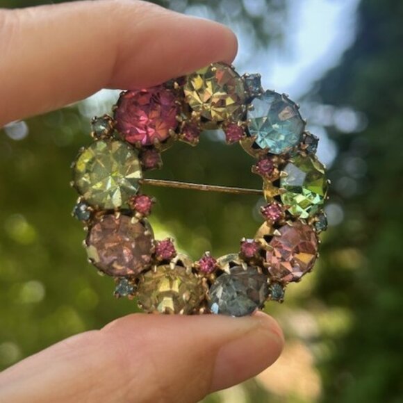 ALBERT WEISS Pastel Rhinestone Crystal Circle Brooch - Picture 3 of 9